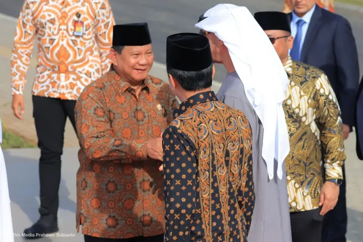 Prabowo Dampingi Jokowi...