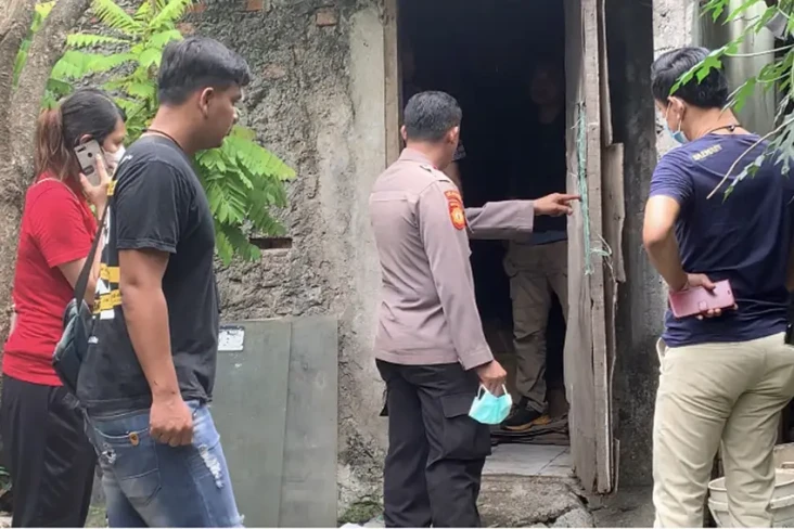 Usut Mayat Pria dengan...