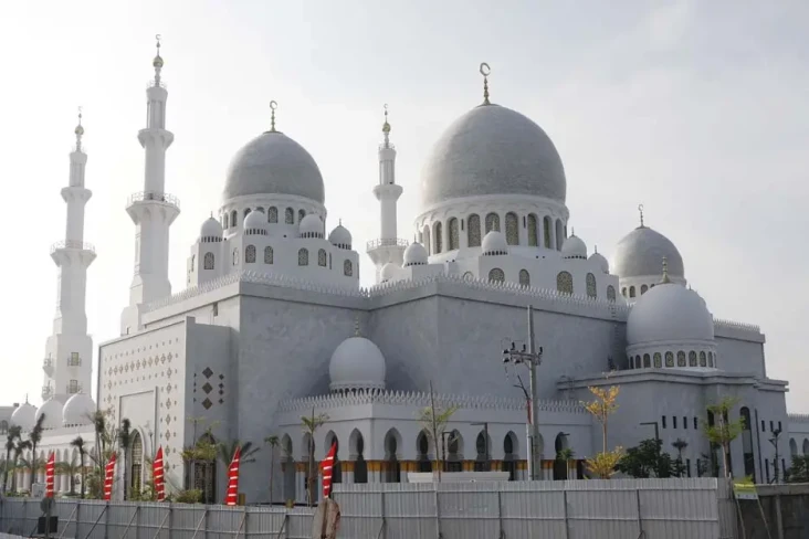 Masjid Sheikh Zayed...