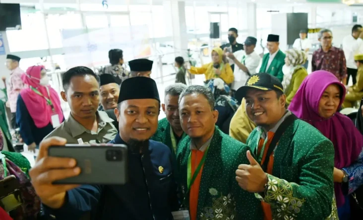2.400 Peserta dan Pengembira...