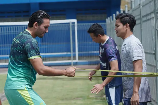 Ezra Walian Berharap...