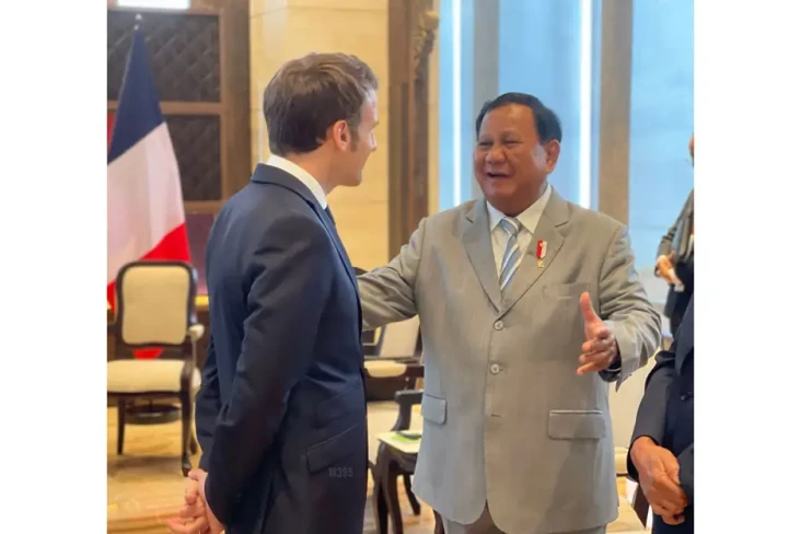 Prabowo Bagikan Foto...