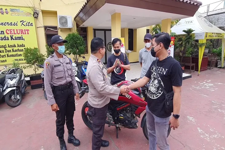 Motor Curian Ditinggal...