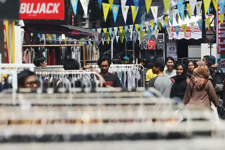 Akhir Tahun, Jakcloth...
