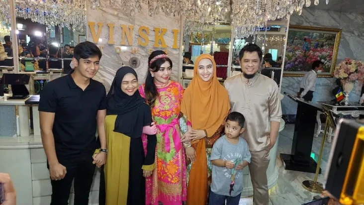 Anak Bungsunya Jalani...