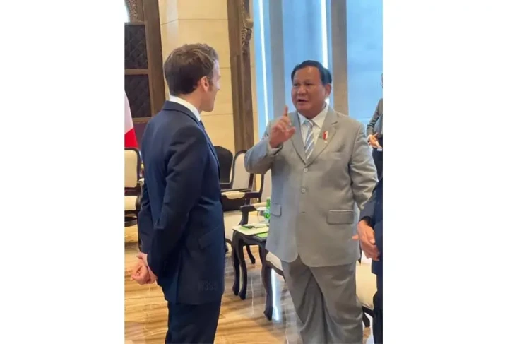 Prabowo Dampingi Jokowi:...