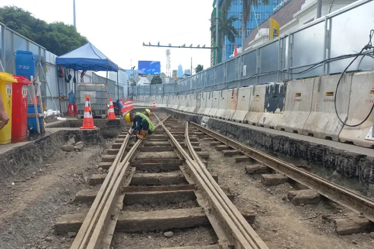 Rel Trem Peninggalan...