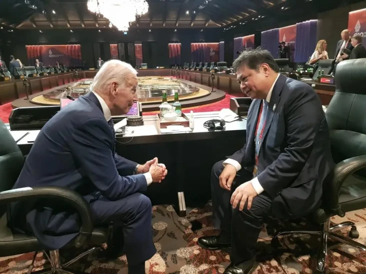 Dampingi Jokowi di Phnom...