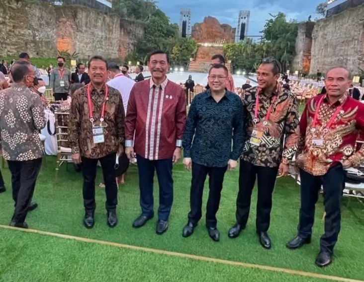 Momen Hary Tanoe Foto...