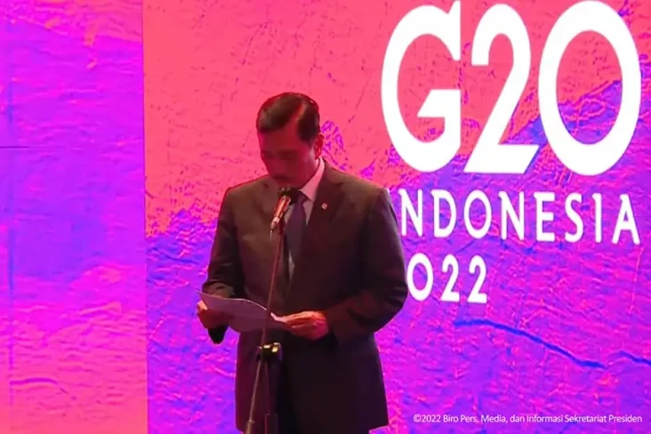 Laporan Luhut di Depan...