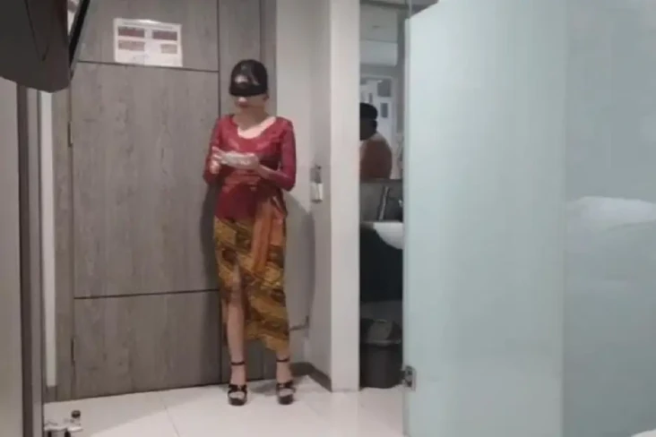 Ikut Adegan Bersetubuh...