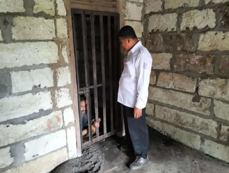 Nestapa Mbah Gimin,...