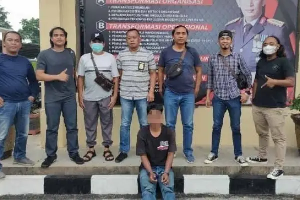 Biadab! Paman Ini Tega...