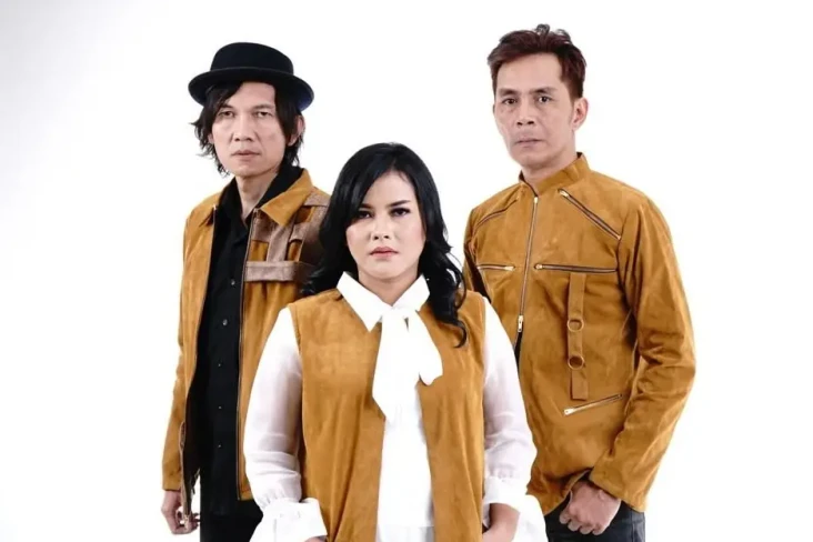 Hadirkan Single Baru,...