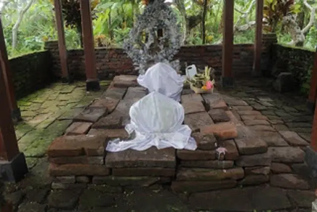 Lumajang, Rumah Para...