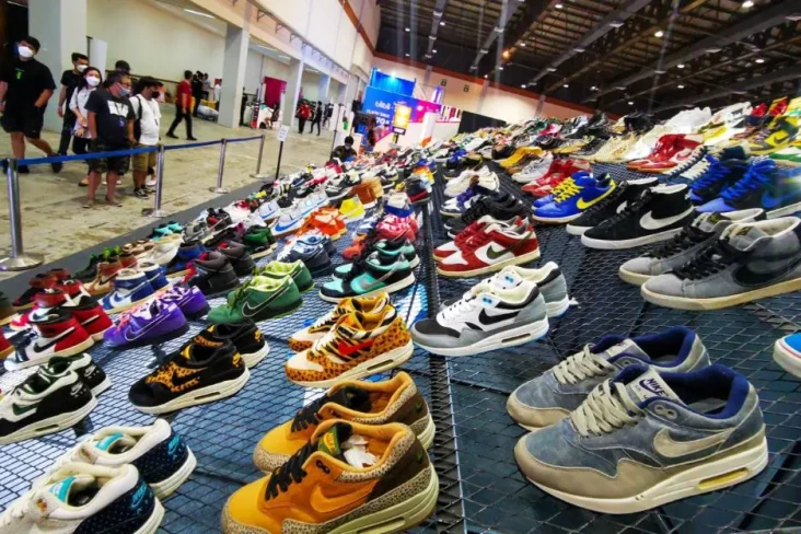 Pesanan Sepatu Nike...