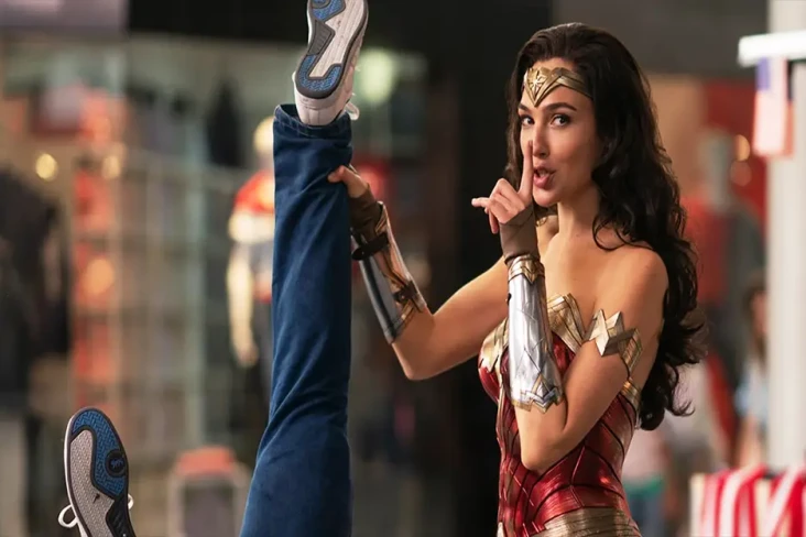 10 Film dan Serial Superhero...