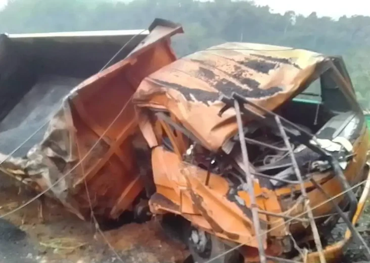 Rem Blong, Truk Fuso...