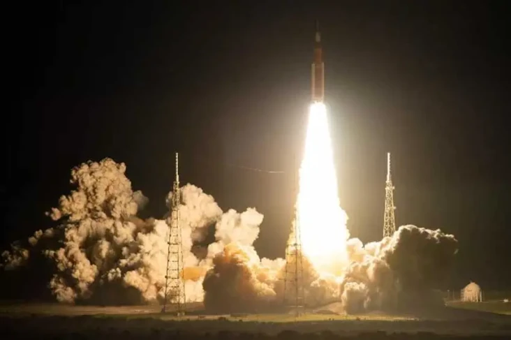 Sukses Luncurkan Artemis...