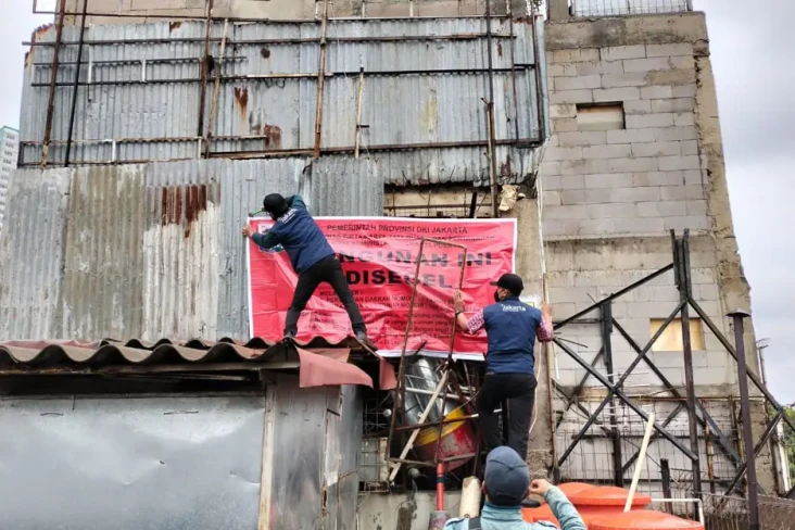 Segel Bangunan 5 Lantai...