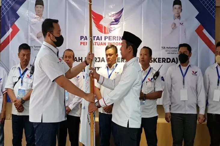 Perindo Lantik Pengurus...