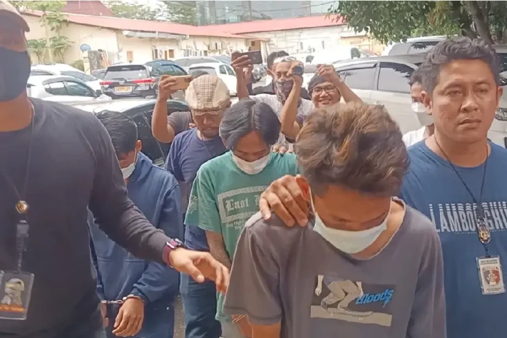Polisi Gulung 3 Preman...
