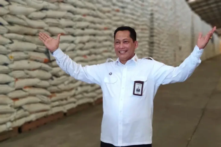 Beras Dikabarkan Langka,...