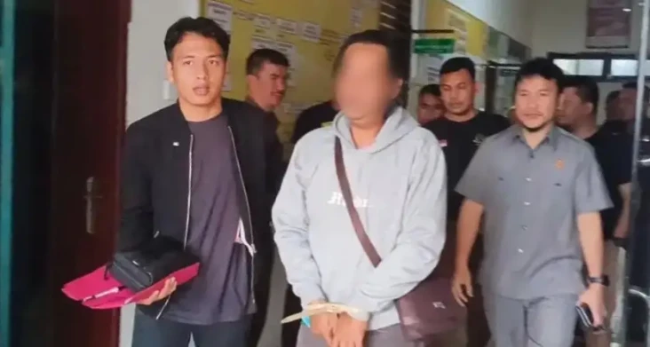 Kabur Sejak 2018, EW...