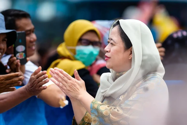 Puan Maharani kepada...