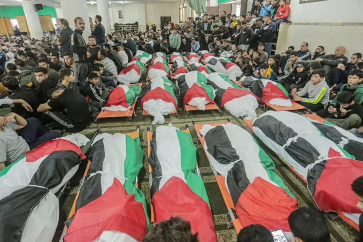 Warga Gaza Berduka,...