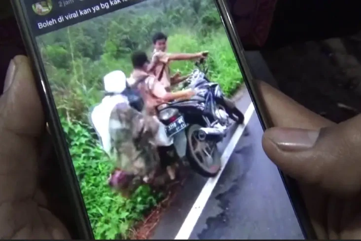 Viral! Pelajar SMA Terekam...