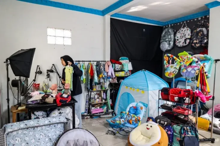 Digitalisasi Jadi Pilihan...