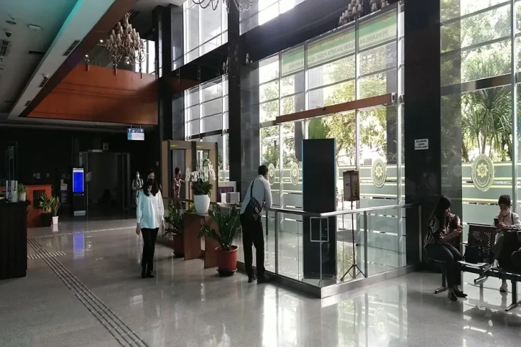 Gempa Jakarta, Sidang...