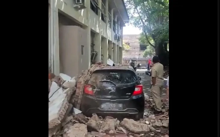 Gempa Guncang Jakarta,...