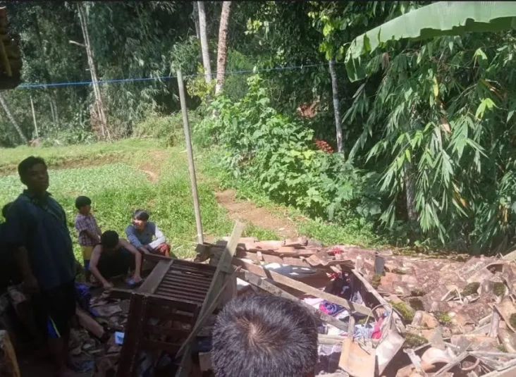 Rumah Warga Sukabumi...