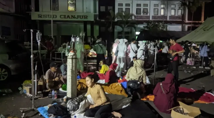 Korban Gempa Terus Bertambah,...