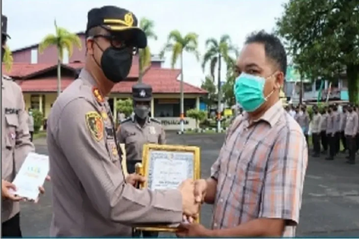 Polres Ketapang Beri...