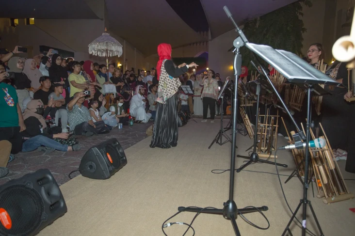 Mendunia! Konser Angklung...