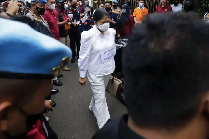 Putri Candrawathi Positif...