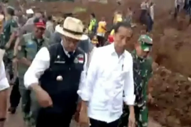 Tinjau Desa Cugenang...