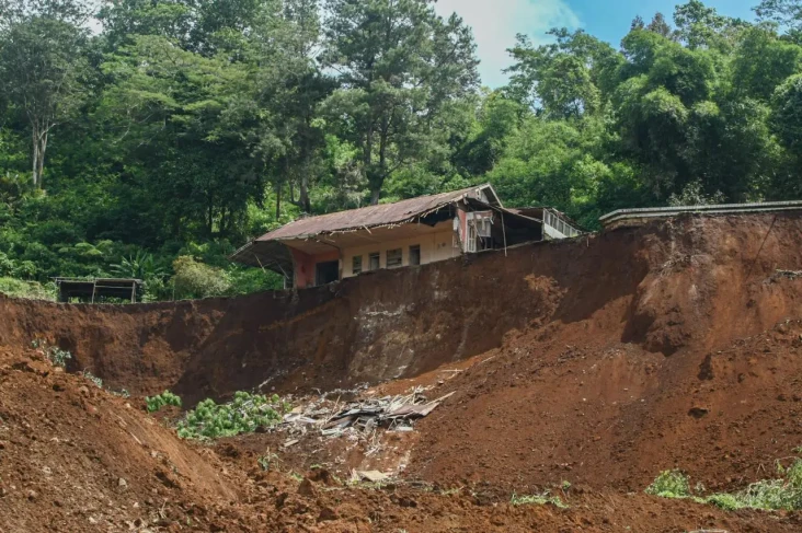 Deretan Gempa Bumi di...