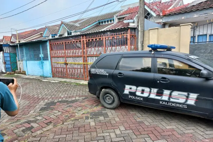 Dua Mayat Satu Keluarga...