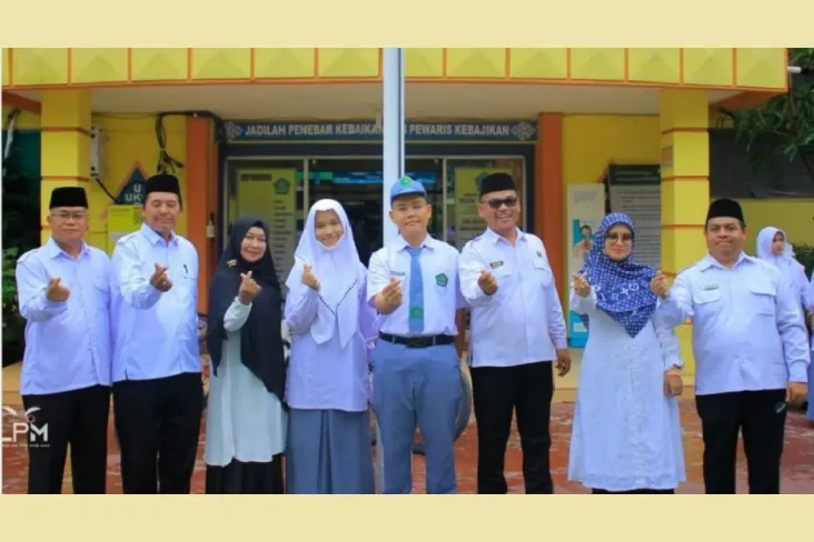 Keren! 2 Siswa Madrasah...
