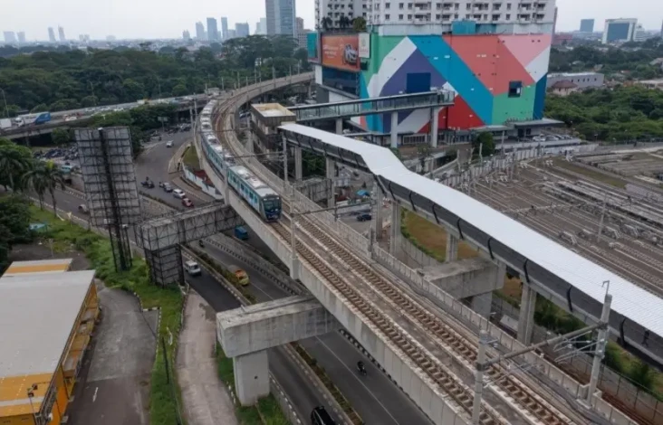 Skybridge MRT Lebak...