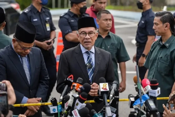 Raja Malaysia Bingung...