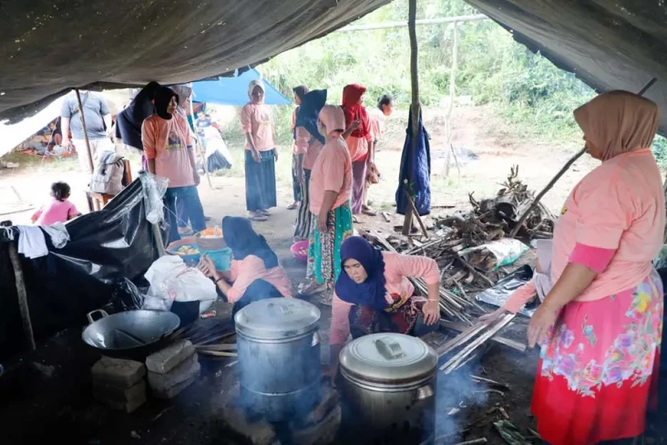 Bantu Korban Gempa Cianjur,...