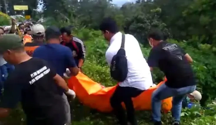 Misteri Mayat Terbungkus...