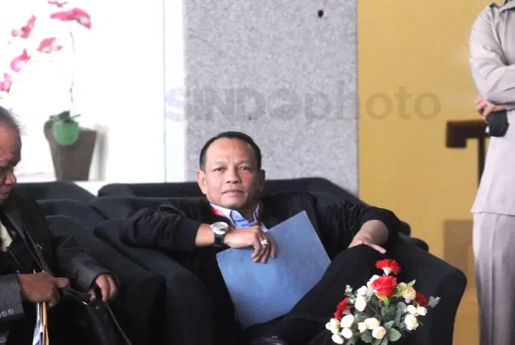 Mangkir Sidang, KPK...