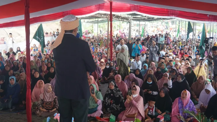 TGB Ajak Ribuan Jamaah...