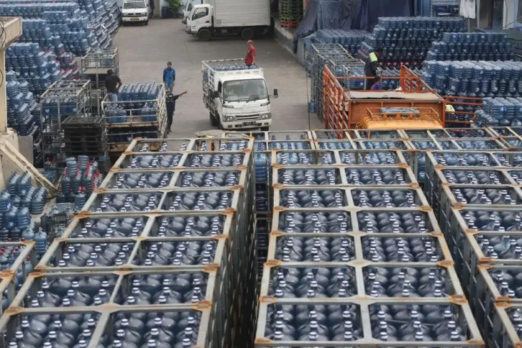 Tutup Pabrik Air Minum...